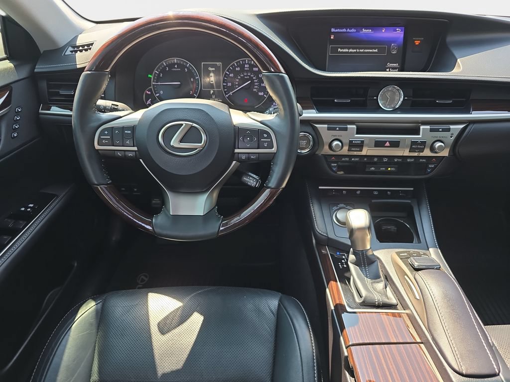 Used 2018 Lexus ES 350 w/ Luxury Package w/Wood Trim FWD image 17