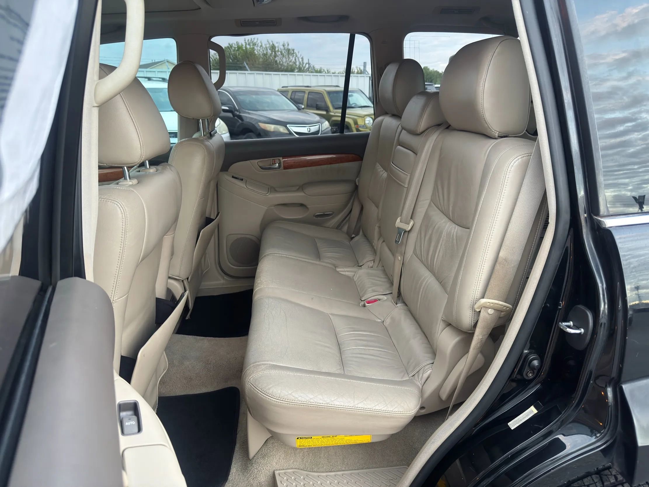 Used 2004 Lexus GX 470 image 16