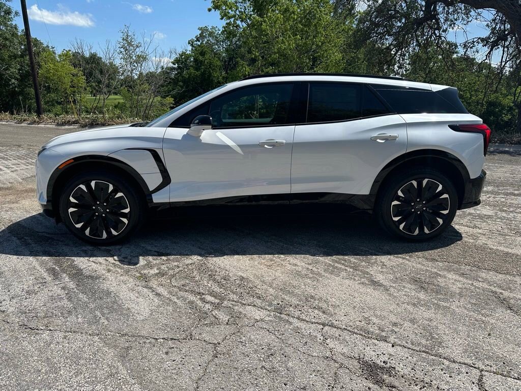 New 2025 Chevrolet Blazer EV RS image 3