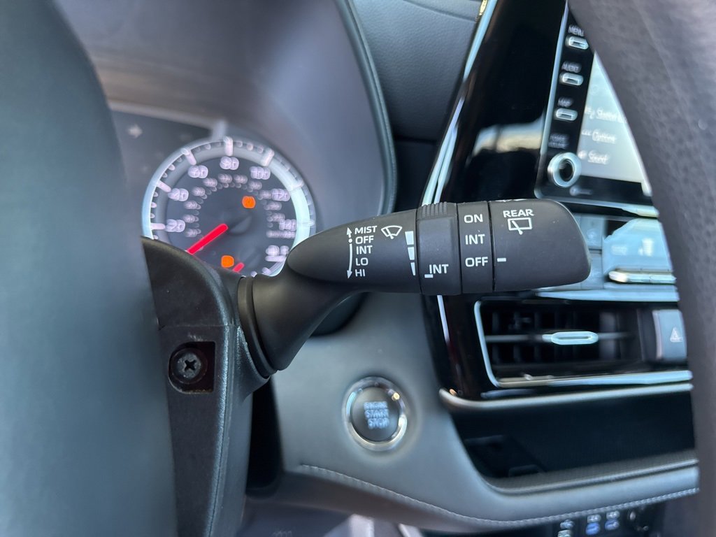 Used 2022 Toyota Highlander L image 31