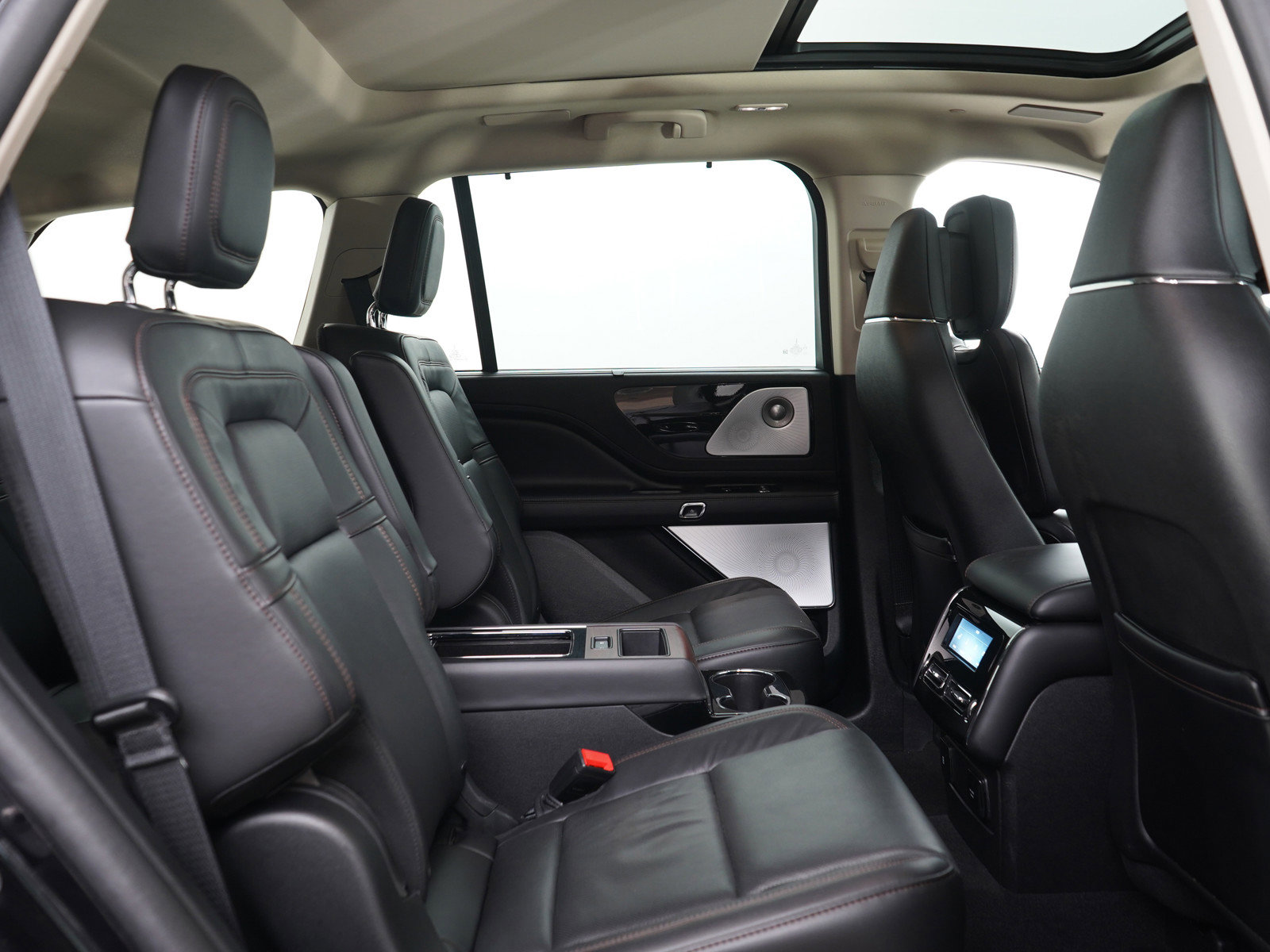 Used 2024 Lincoln Aviator Reserve w/ Equipment Group 201A image 14