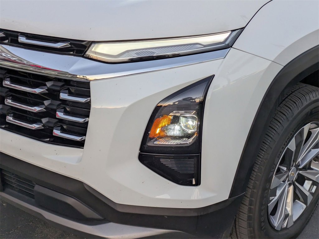 Used 2025 Chevrolet Equinox LT image 11