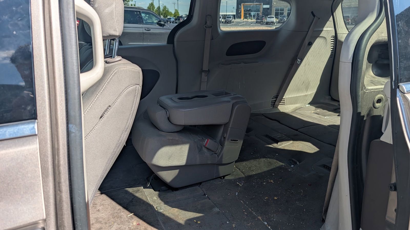 Used 2018 Chrysler Pacifica LX FWD image 9