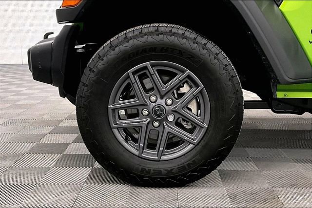 Used 2025 Jeep Wrangler Sport S image 9