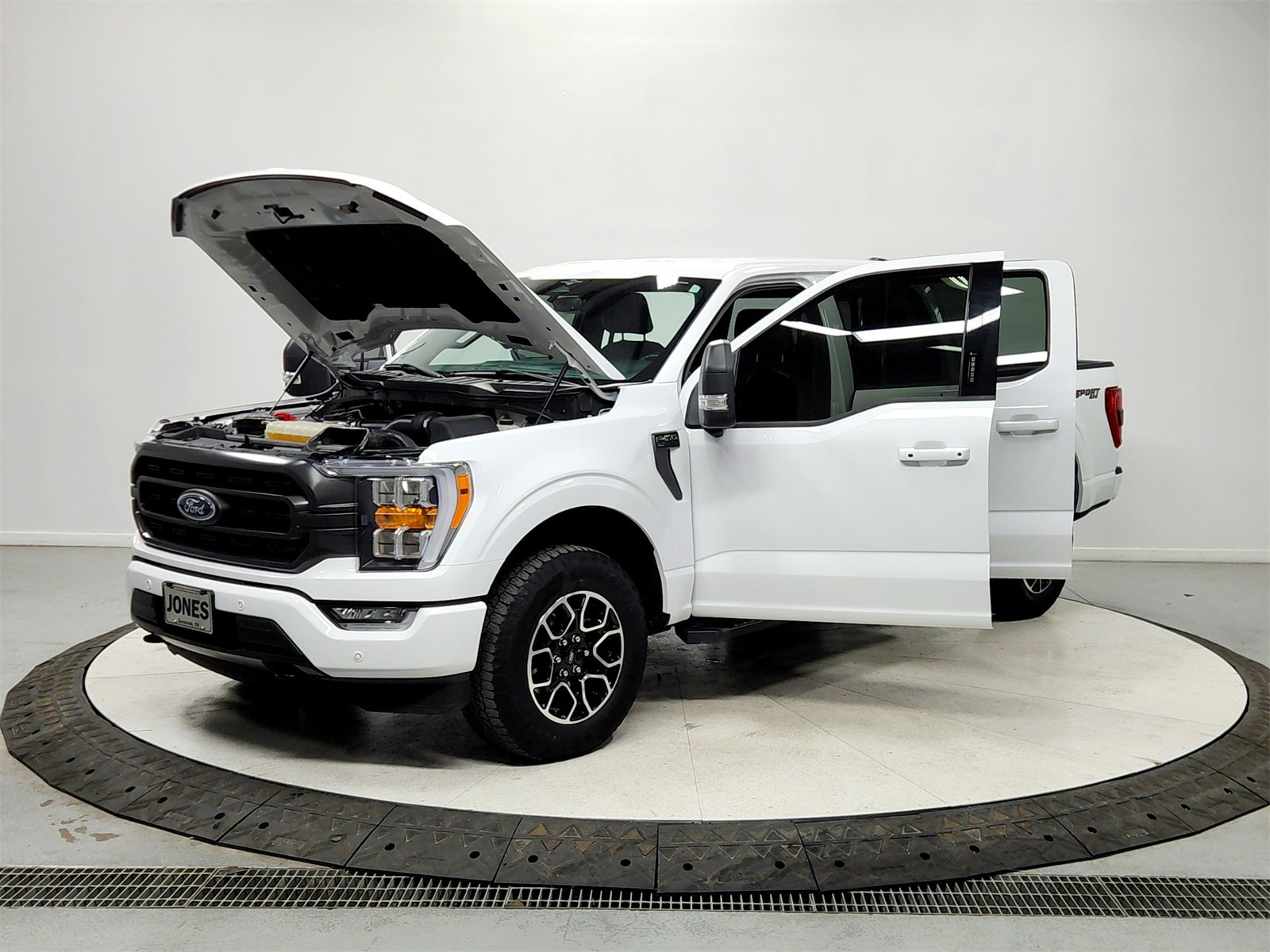 Used 2023 Ford F150 XLT w/ Equipment Group 302A High image 11