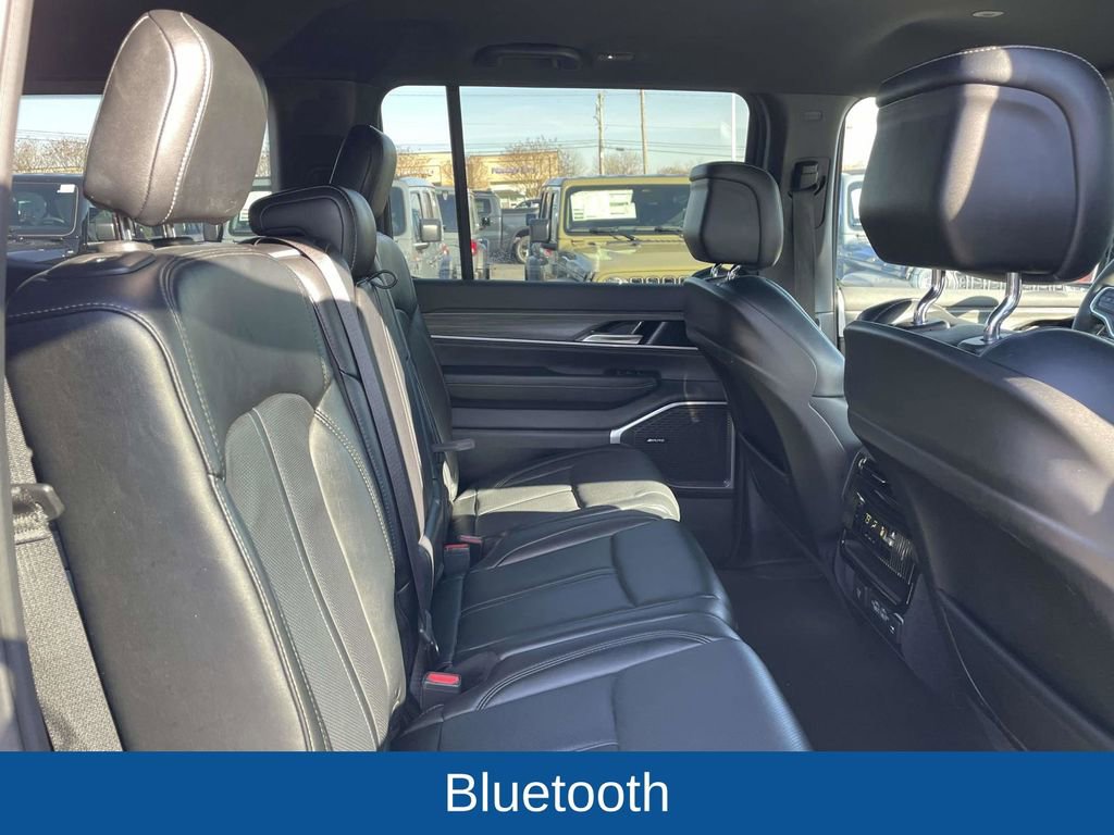 Certified 2024 Jeep Wagoneer Series II w/ Flexible Seating Group image 18