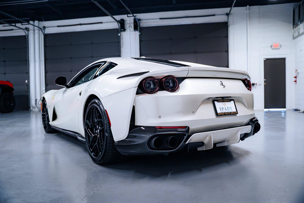 Used 2018 Ferrari 812 Superfast RWD image 3