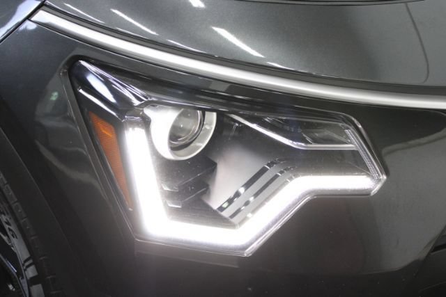 Used 2024 Kia Niro EX FWD image 30