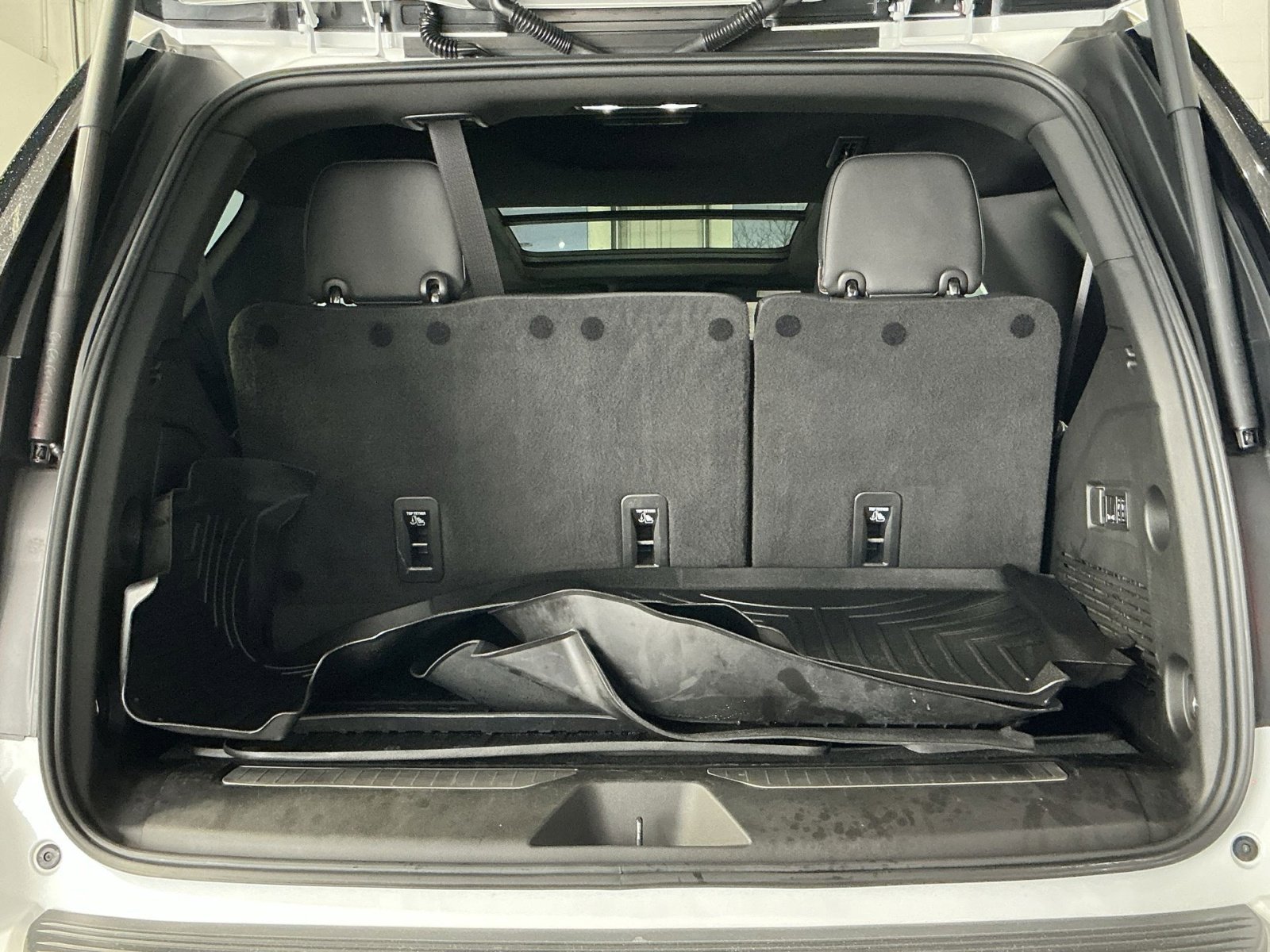 Used 2022 GMC Yukon AT4 image 33