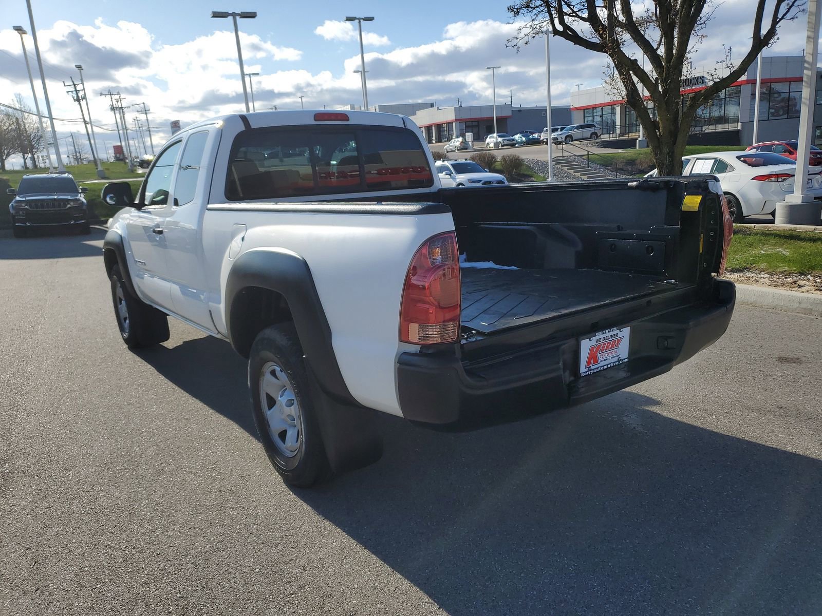 Used 2014 Toyota Tacoma PreRunner w/ Convenience Package image 3