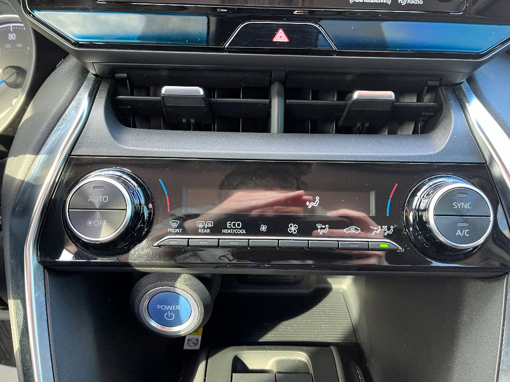 Used 2021 Toyota Venza LE image 22