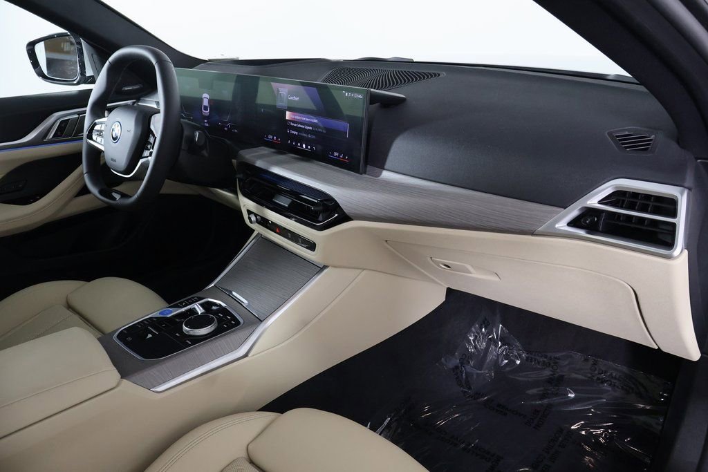 Used 2025 BMW i4 eDrive40 w/ Premium Package RWD image 9