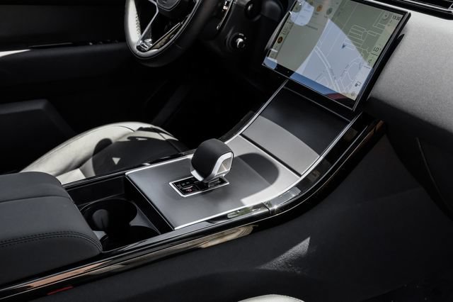 New 2026 Land Rover Range Rover Velar S AWD/4WD image 29