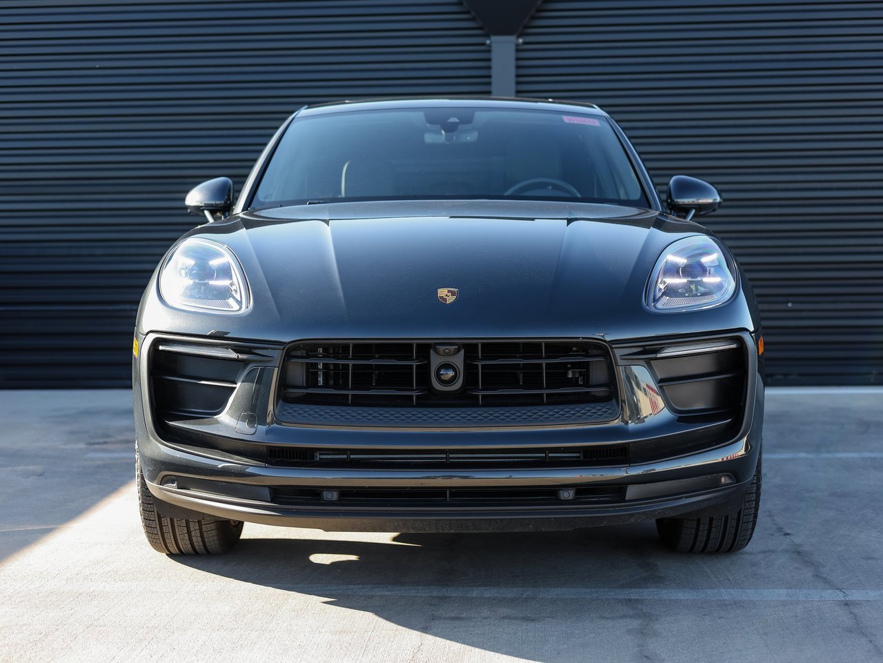 Certified 2025 Porsche Macan image 13