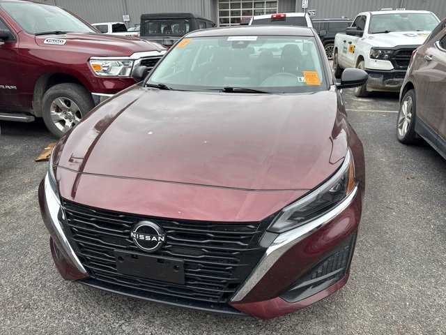Used 2024 Nissan Altima 2.5 SV image 2