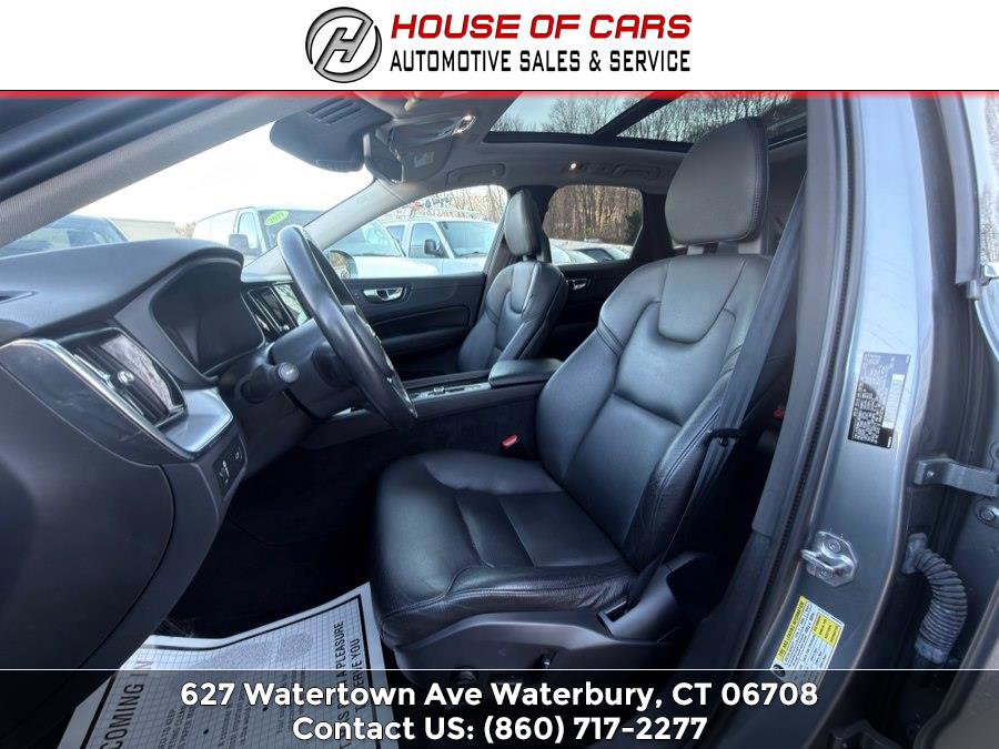 Used 2018 Volvo XC60 T5 Momentum w/ Vision Package image 20
