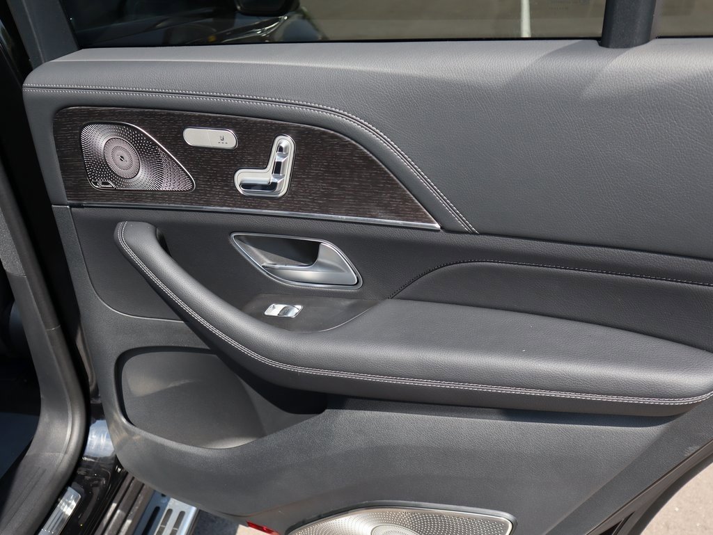 New 2026 Mercedes-Benz GLS 580 4MATIC image 11