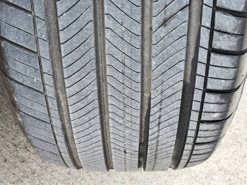 Used 2024 Honda Pilot Touring image 11