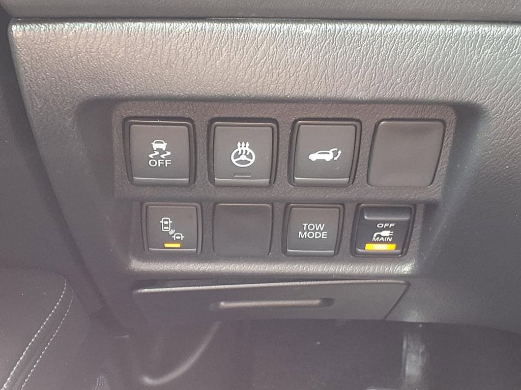 Used 2018 Nissan Pathfinder SL FWD image 24