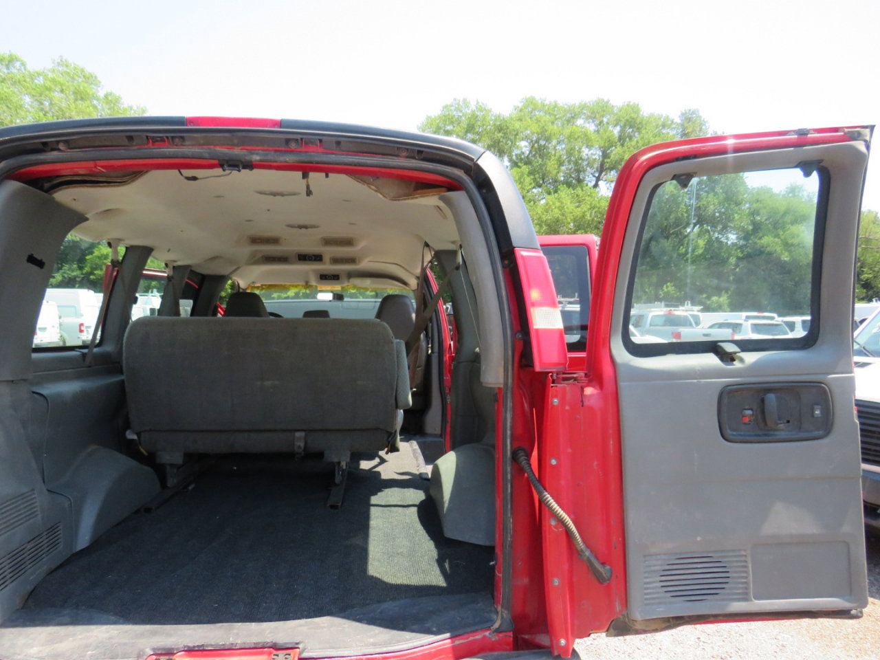 Used 2003 Chevrolet Express 2500 Passenger w/ LS Preferred Equipment Group image 34