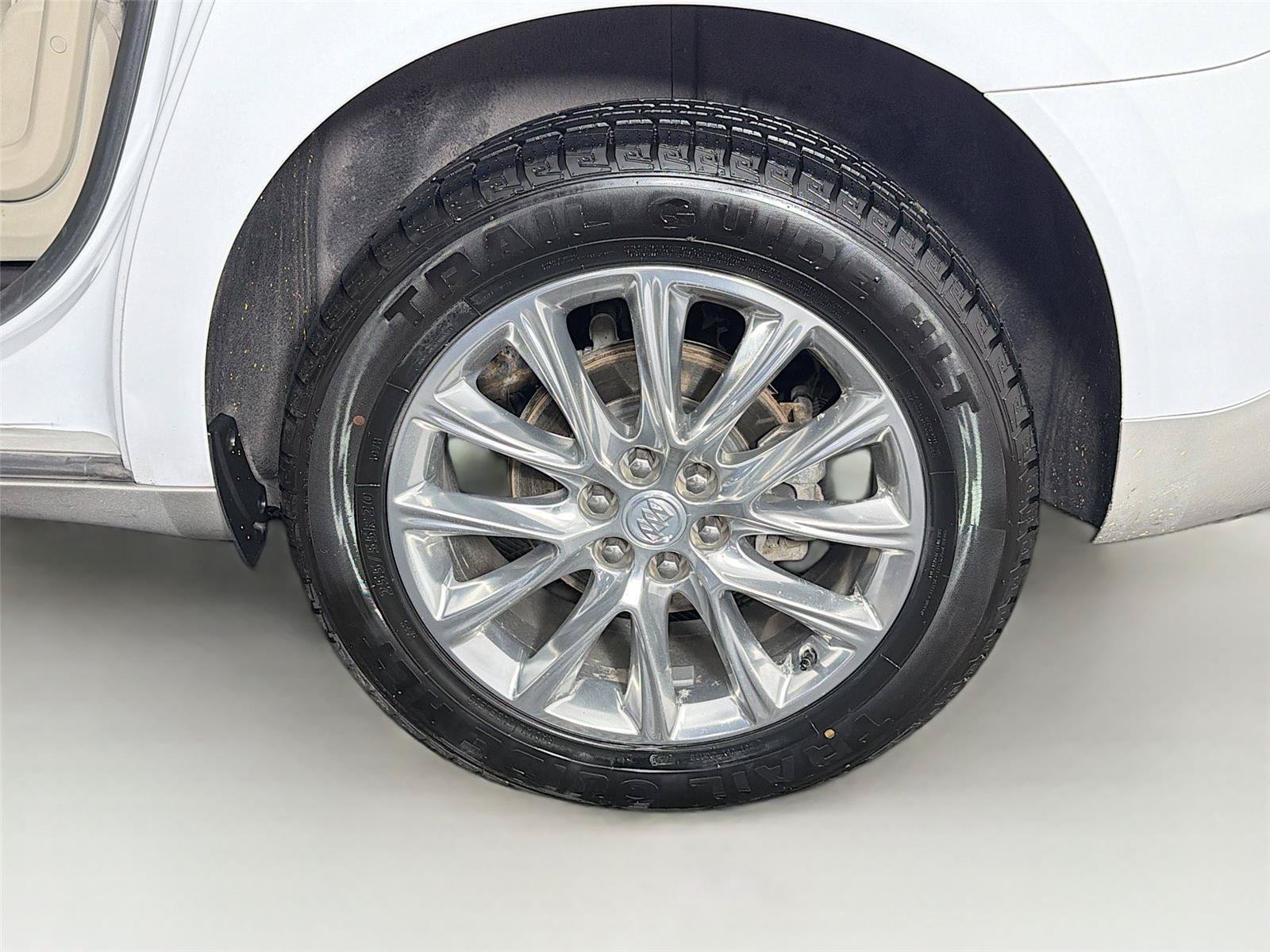 Used 2020 Buick Enclave Essence w/ Sound and Sites Package AWD/4WD image 35