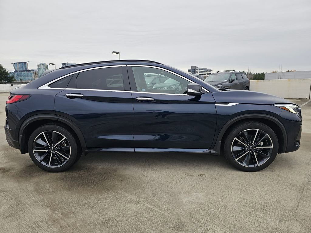 Certified 2023 INFINITI QX55 Essential image 9