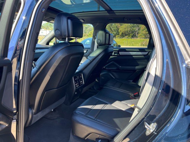 Used 2023 Porsche Cayenne image 29