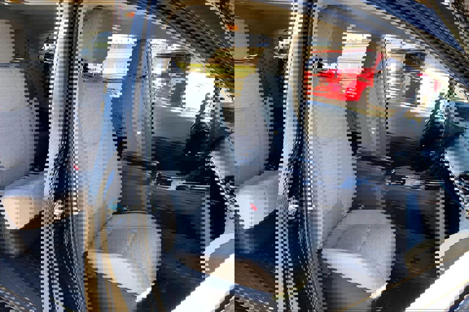 Used 2024 Toyota Sienna LE image 9