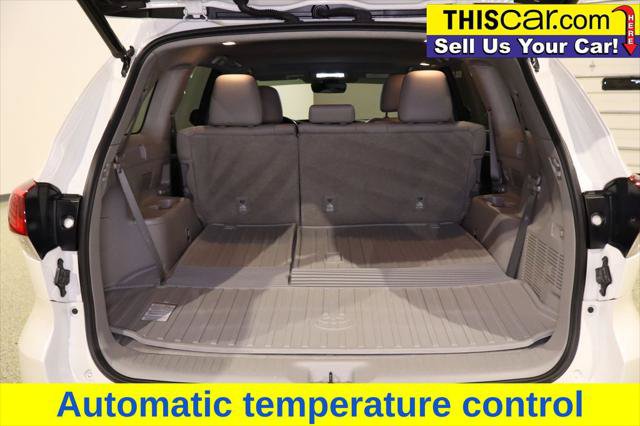 Used 2019 Toyota Highlander XLE FWD image 13