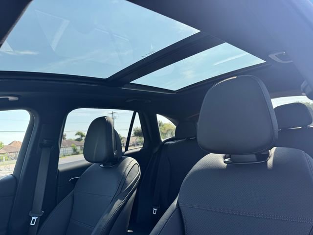 New 2025 Mercedes-Benz GLC 300 image 5