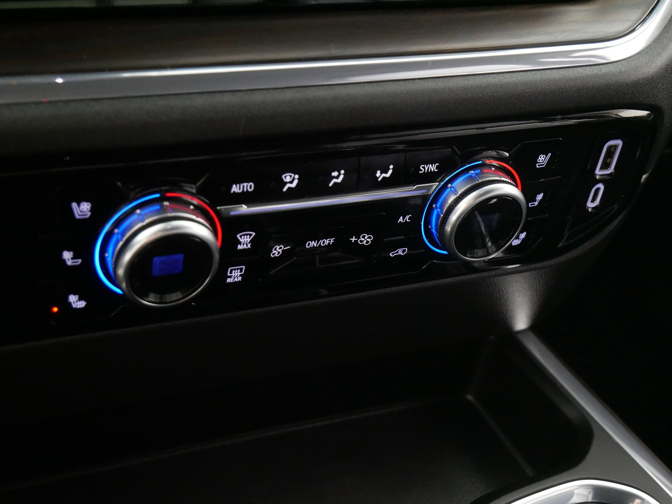 Used 2023 GMC Sierra 1500 SLT w/ SLT Premium Plus Package image 23