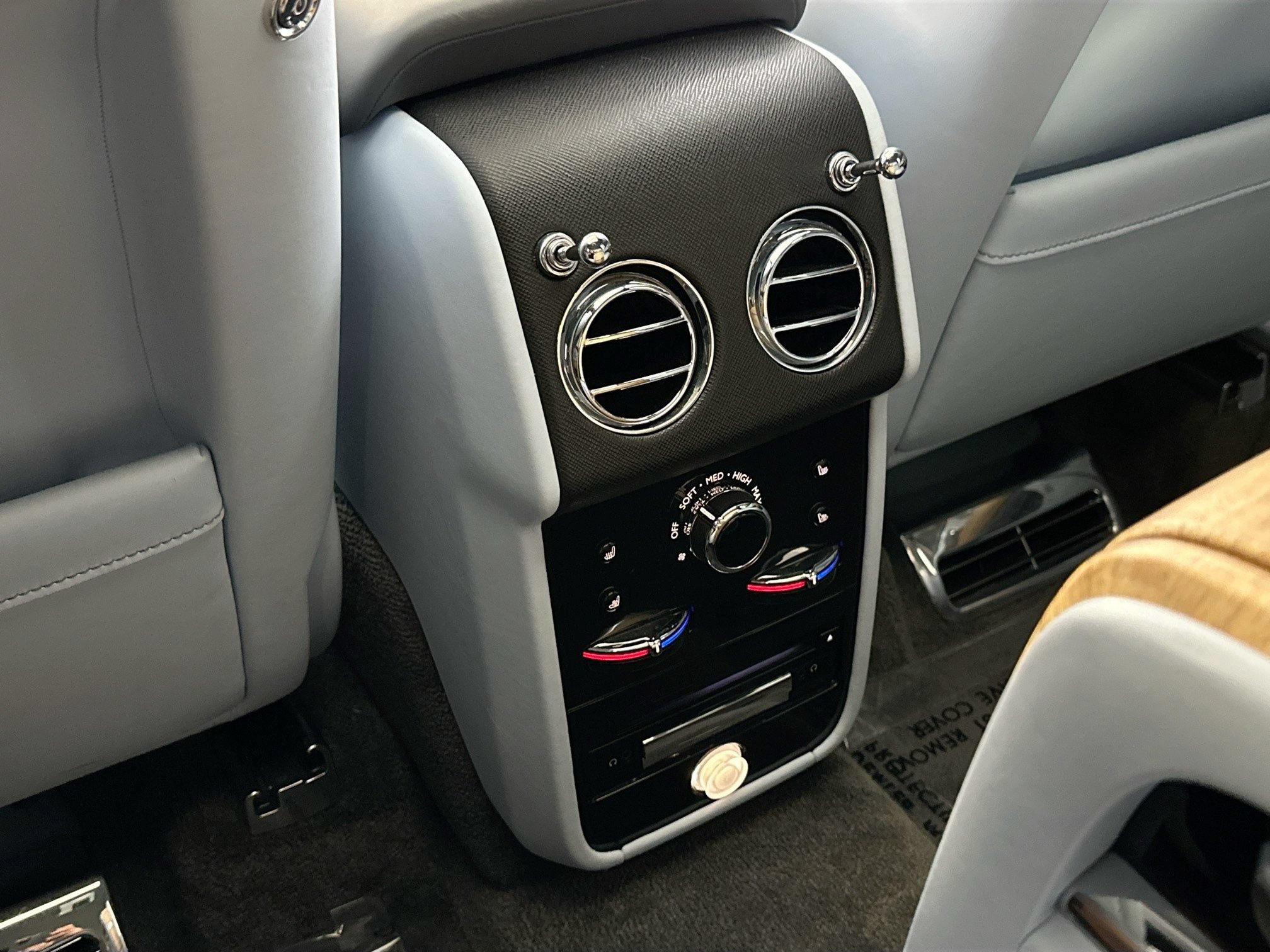 Certified 2019 Rolls-Royce Cullinan AWD/4WD image 26