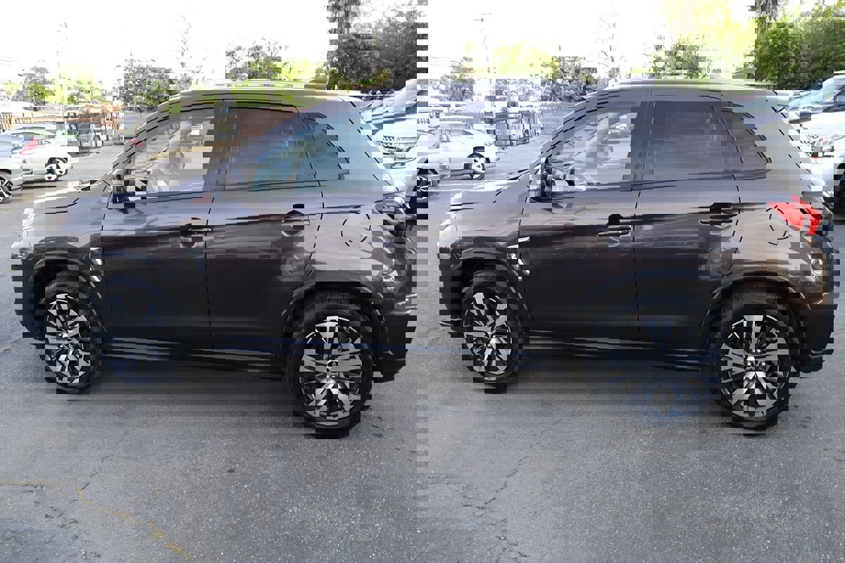 Used 2020 Mitsubishi Outlander Sport ES image 7