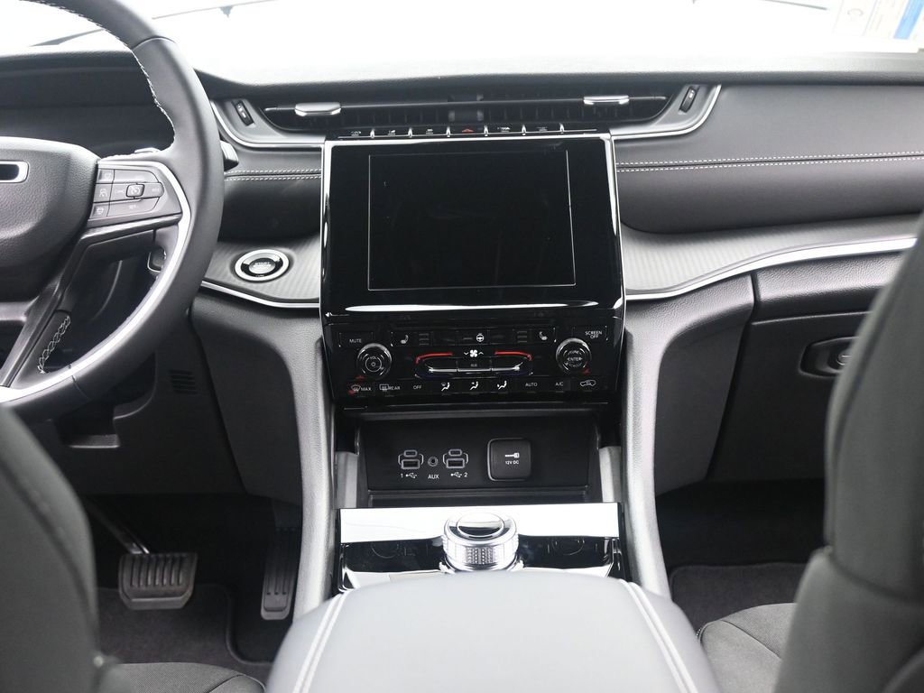 New 2025 Jeep Grand Cherokee L Laredo w/ Luxury Tech Group I image 27
