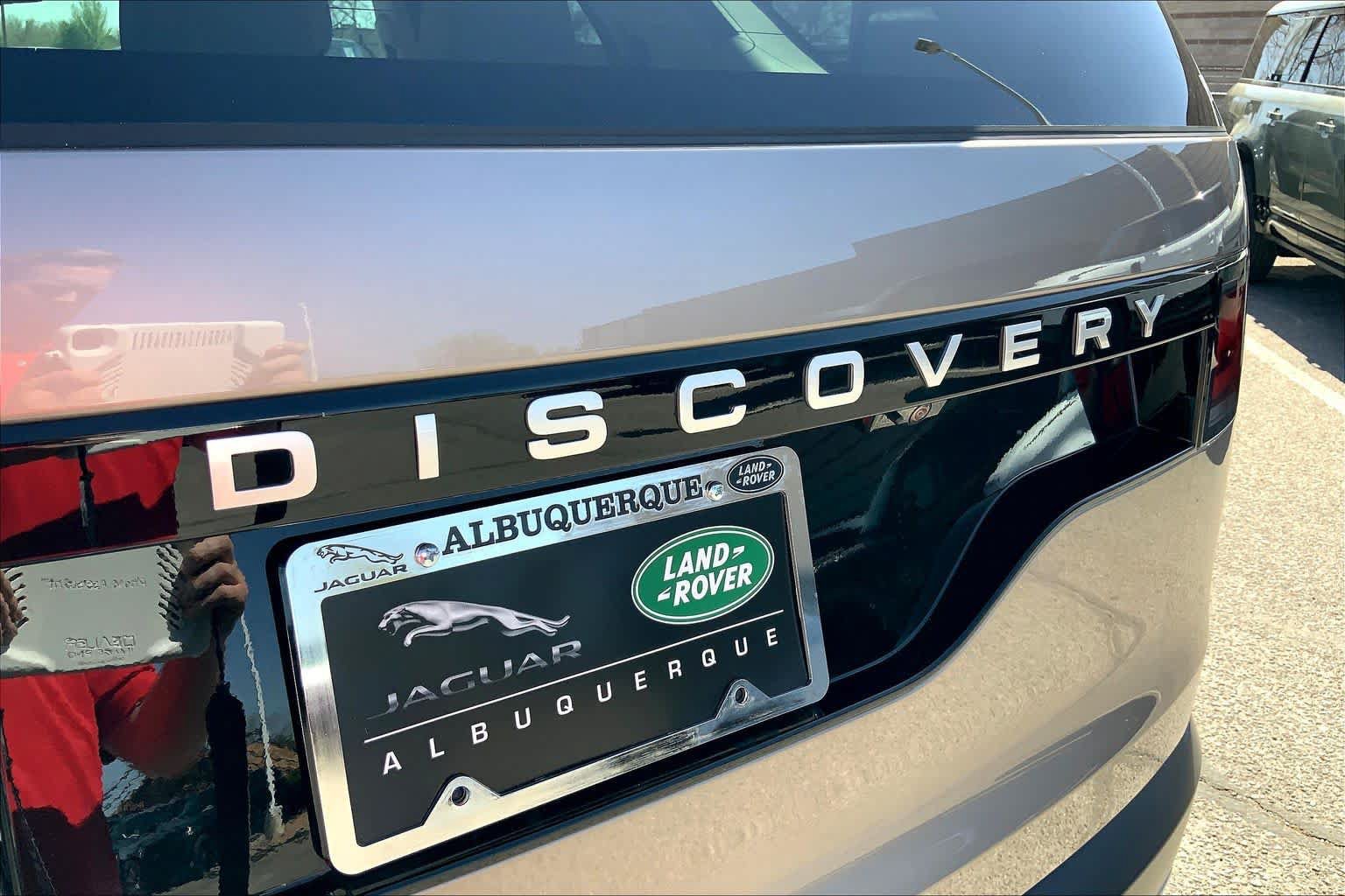 Used 2025 Land Rover Discovery S AWD/4WD image 15