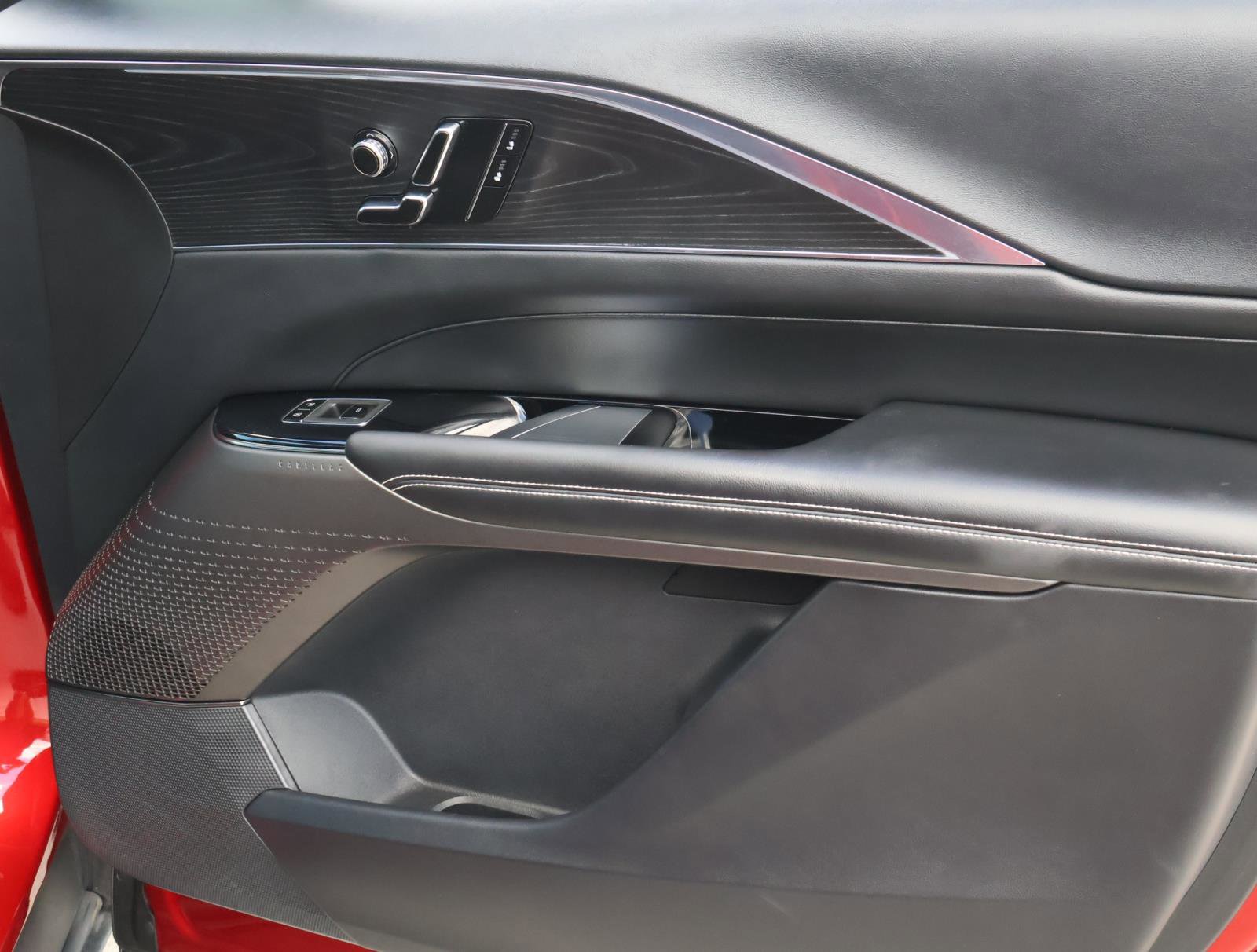 Used 2024 Cadillac Lyriq Luxury w/ LPO, Floor Liner Package image 20