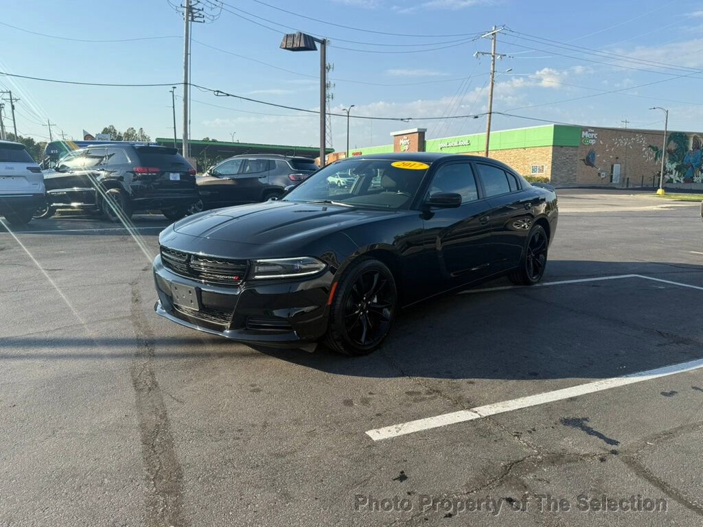 Used 2017 Dodge Charger SE w/ Blacktop Package image 6