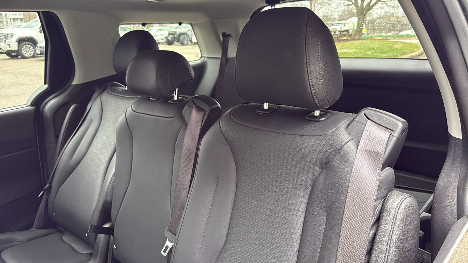 Used 2025 Kia Carnival SX Prestige image 29