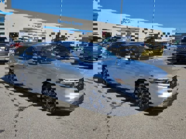 Used 2024 Honda Accord EX image 10