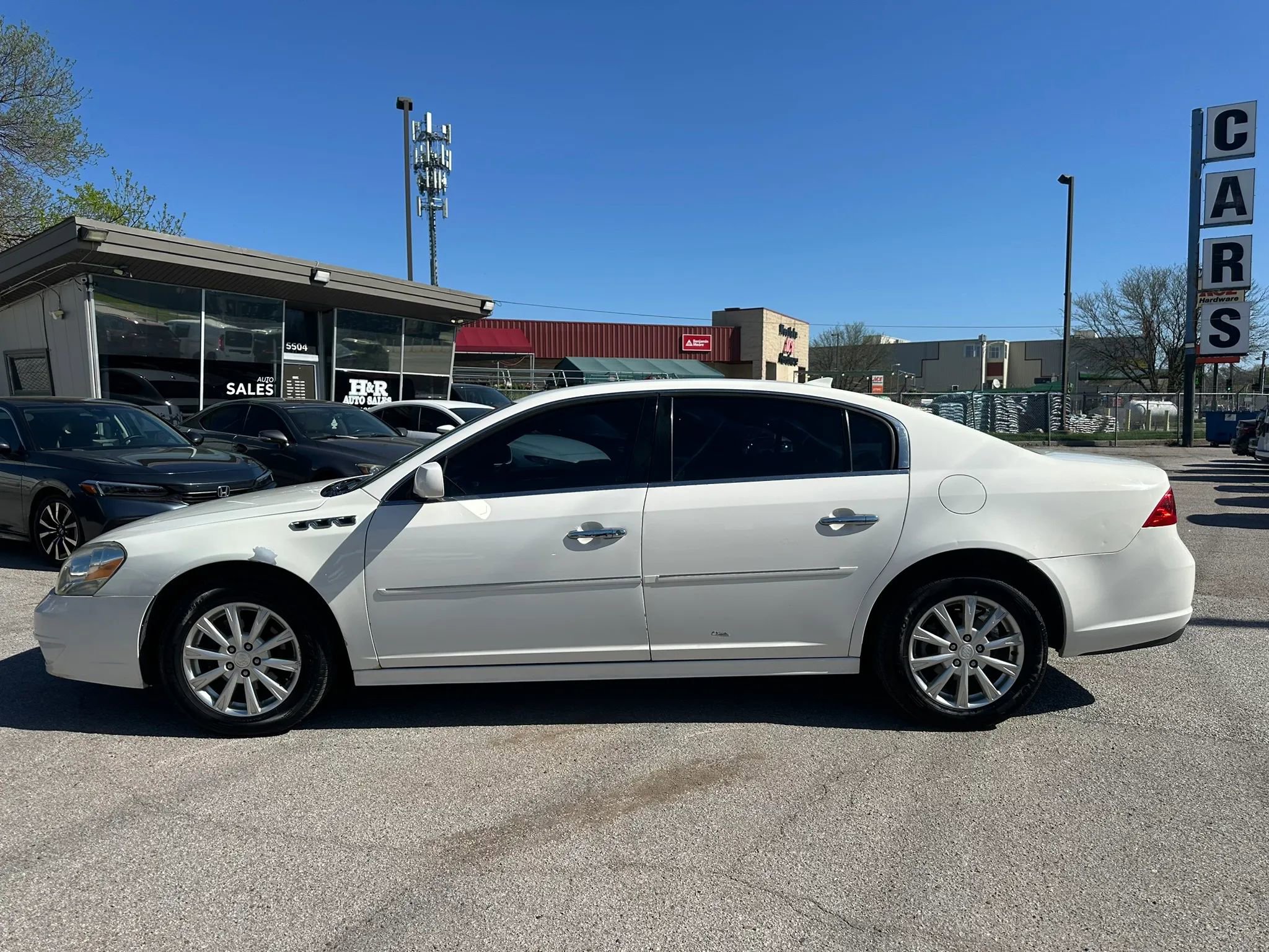 Used 2010 Buick Lucerne CXL FWD image 4