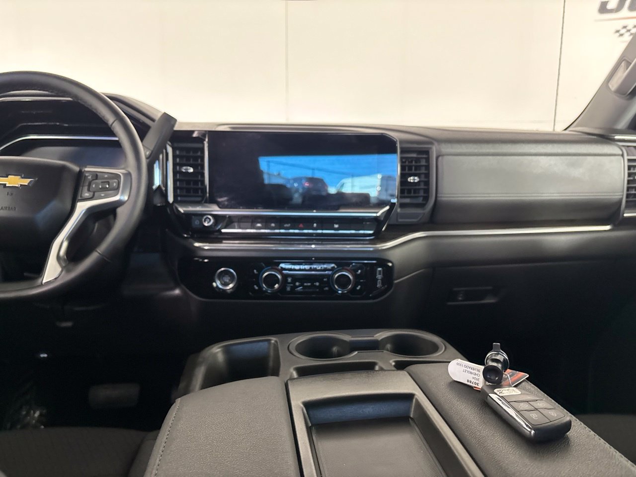 Used 2024 Chevrolet Silverado 1500 LT AWD/4WD image 24