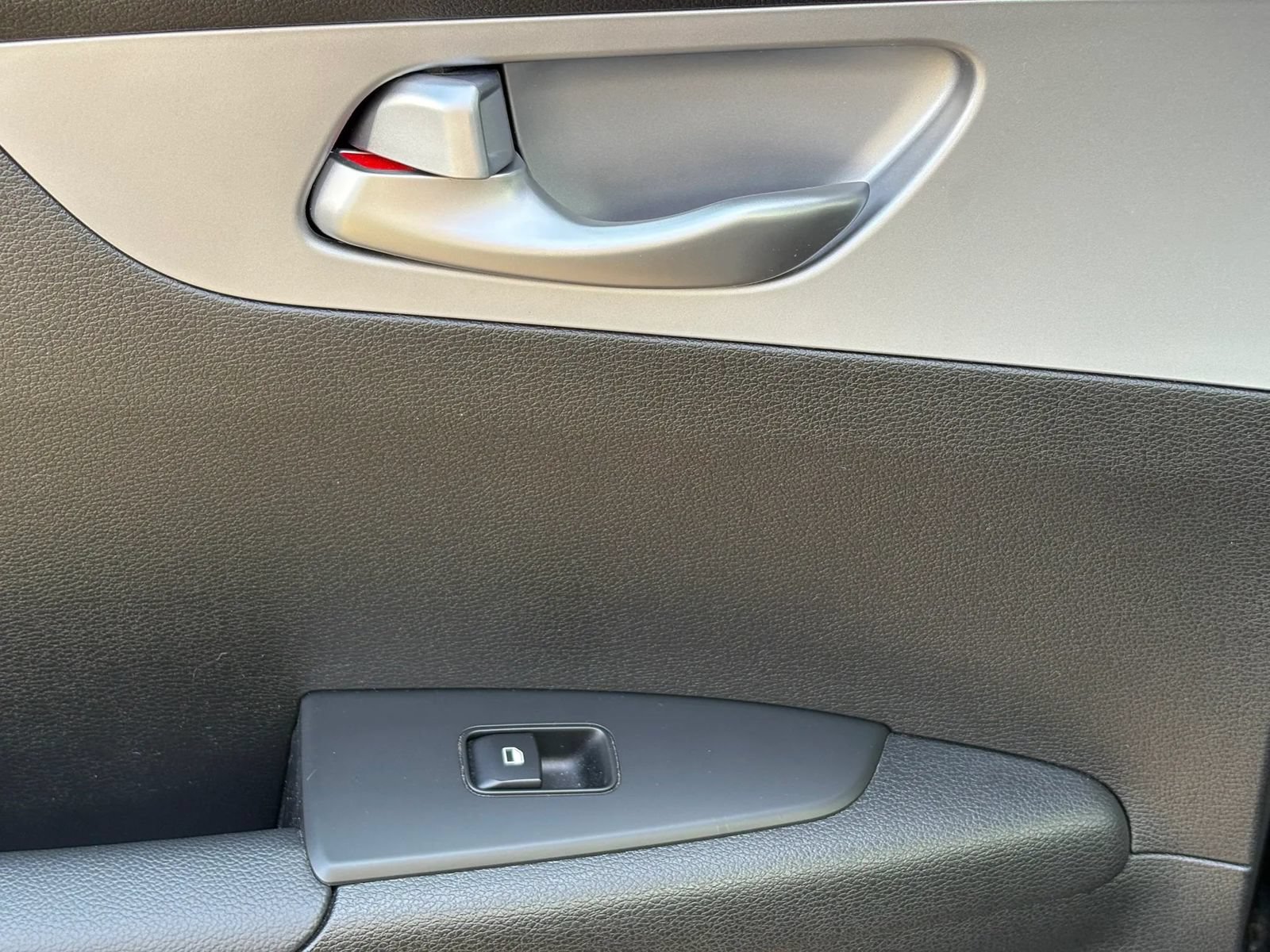 Used 2023 Kia Forte LXS w/ LXS Technology Package FWD image 17
