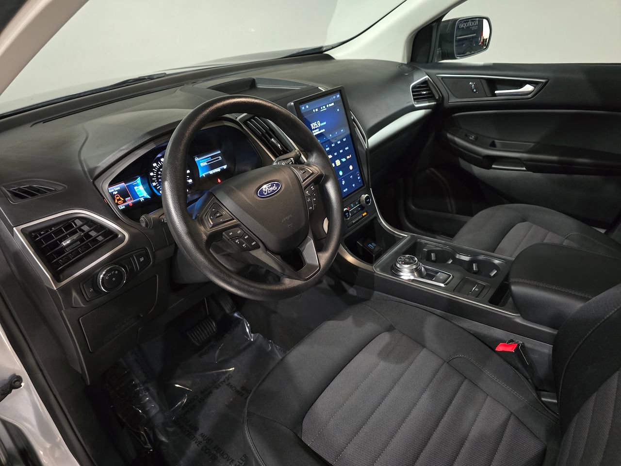 Used 2022 Ford Edge SE image 17