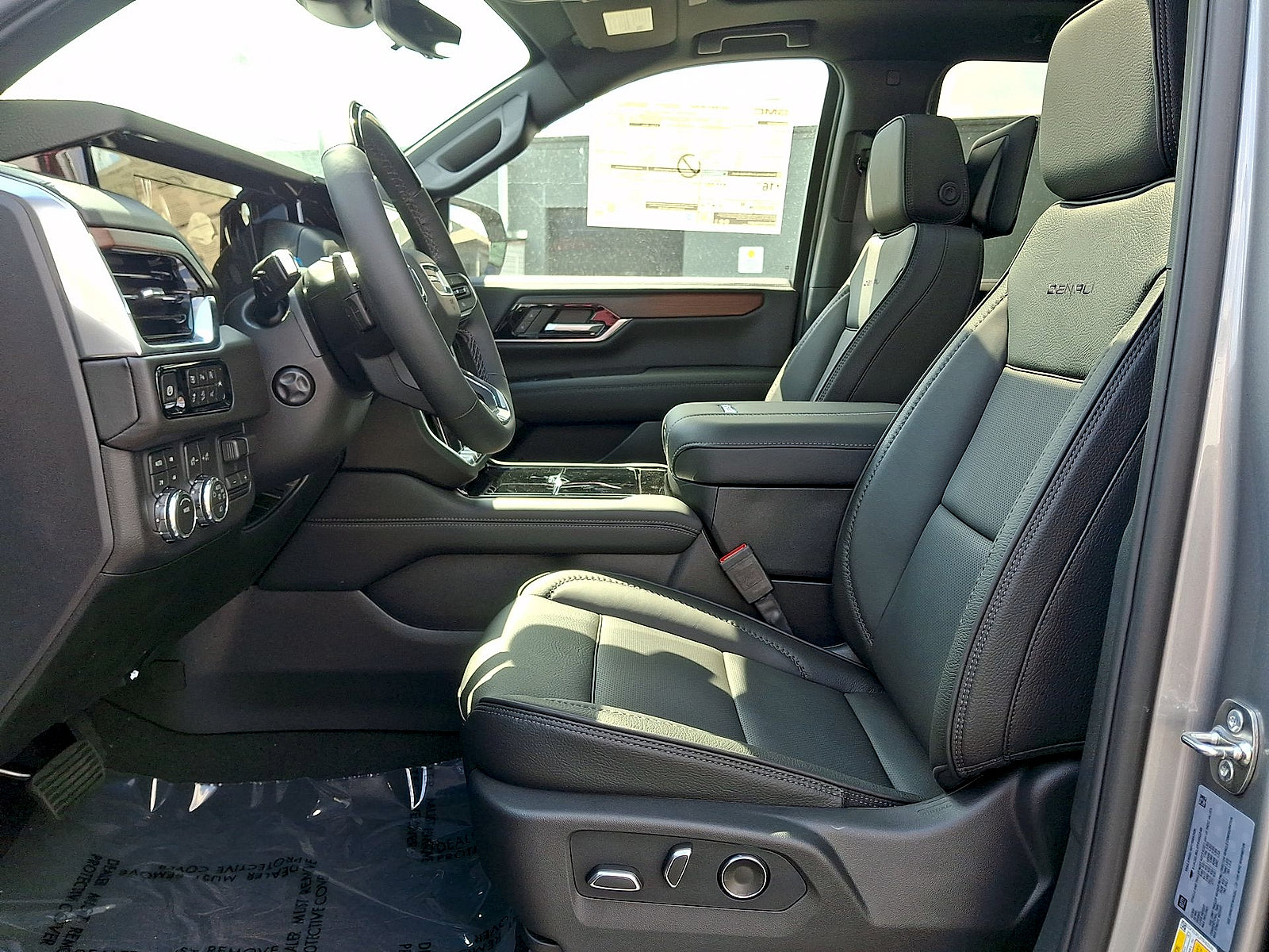 New 2026 GMC Yukon XL Denali w/ Advanced Technology Package AWD/4WD image 14