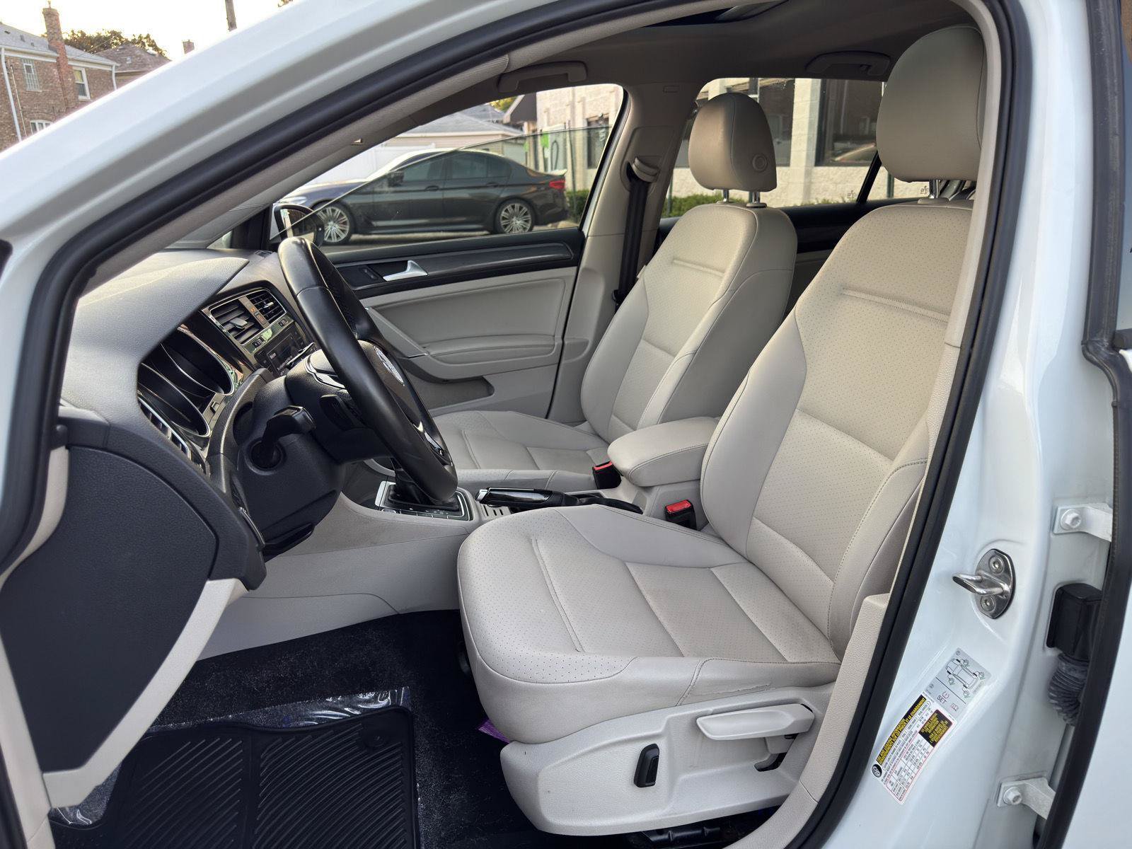 Used 2019 Volkswagen Golf SE FWD image 23