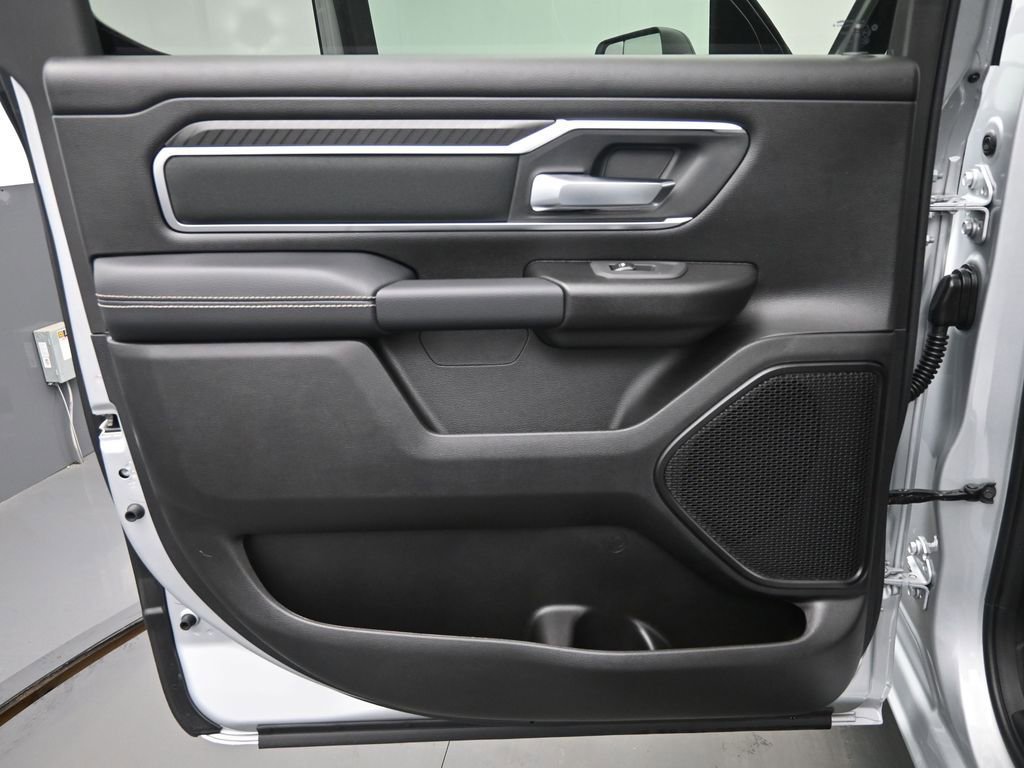 New 2026 RAM 1500 4x4 Crew Cab image 14