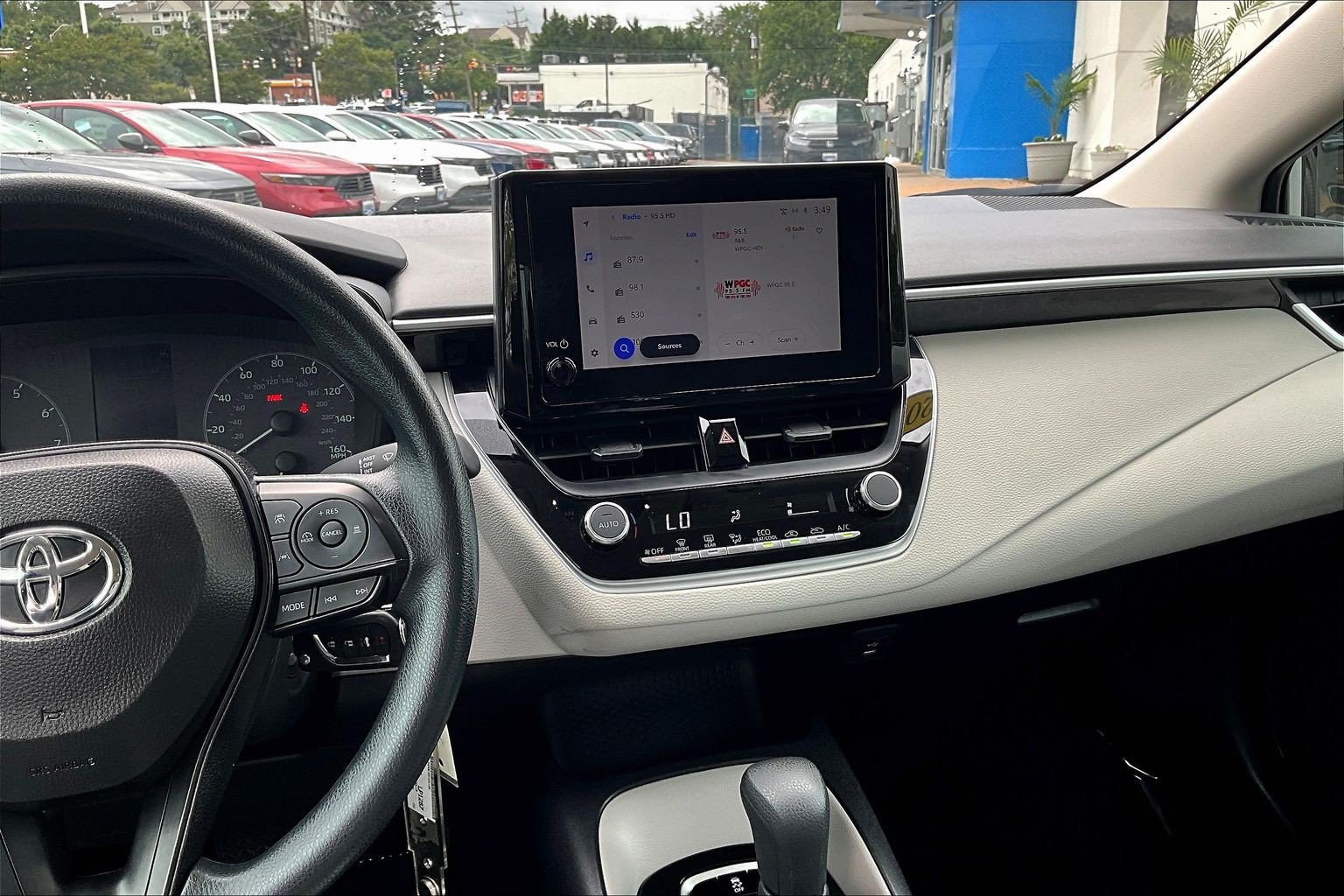 Used 2025 Toyota Corolla LE FWD image 6