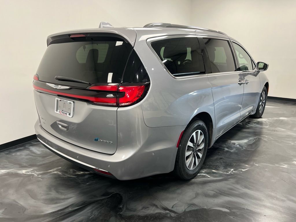 Used 2021 Chrysler Pacifica Touring-L image 21