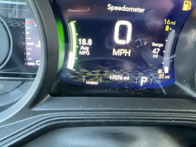 Used 2025 Jeep Wrangler Unlimited Sahara AWD/4WD image 7