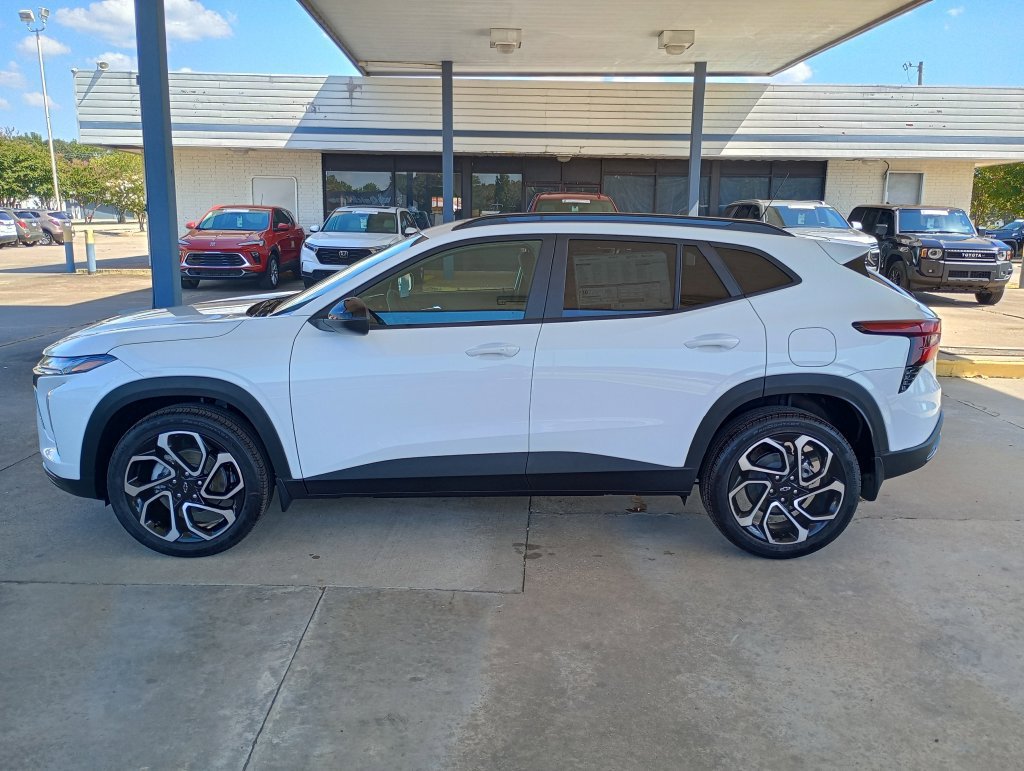 New 2026 Chevrolet Trax RS w/ Driver Confidence Package FWD image 2